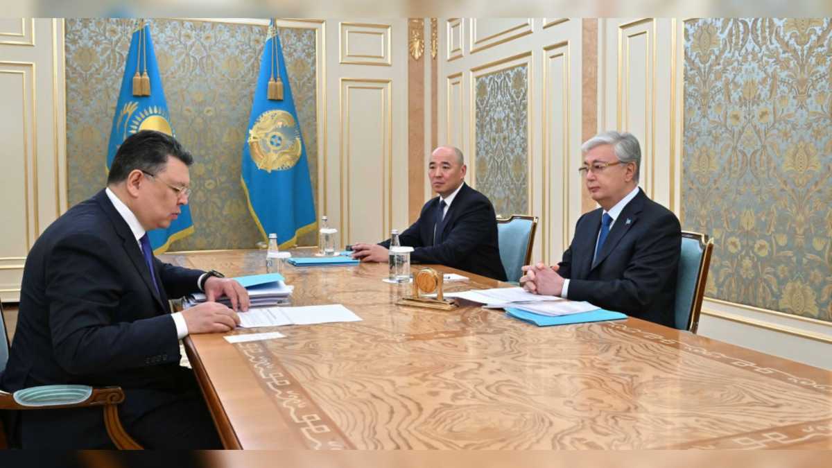 Развитие регионов и модернизация ЖКХ: Бозумбаев отчитался перед Токаевым