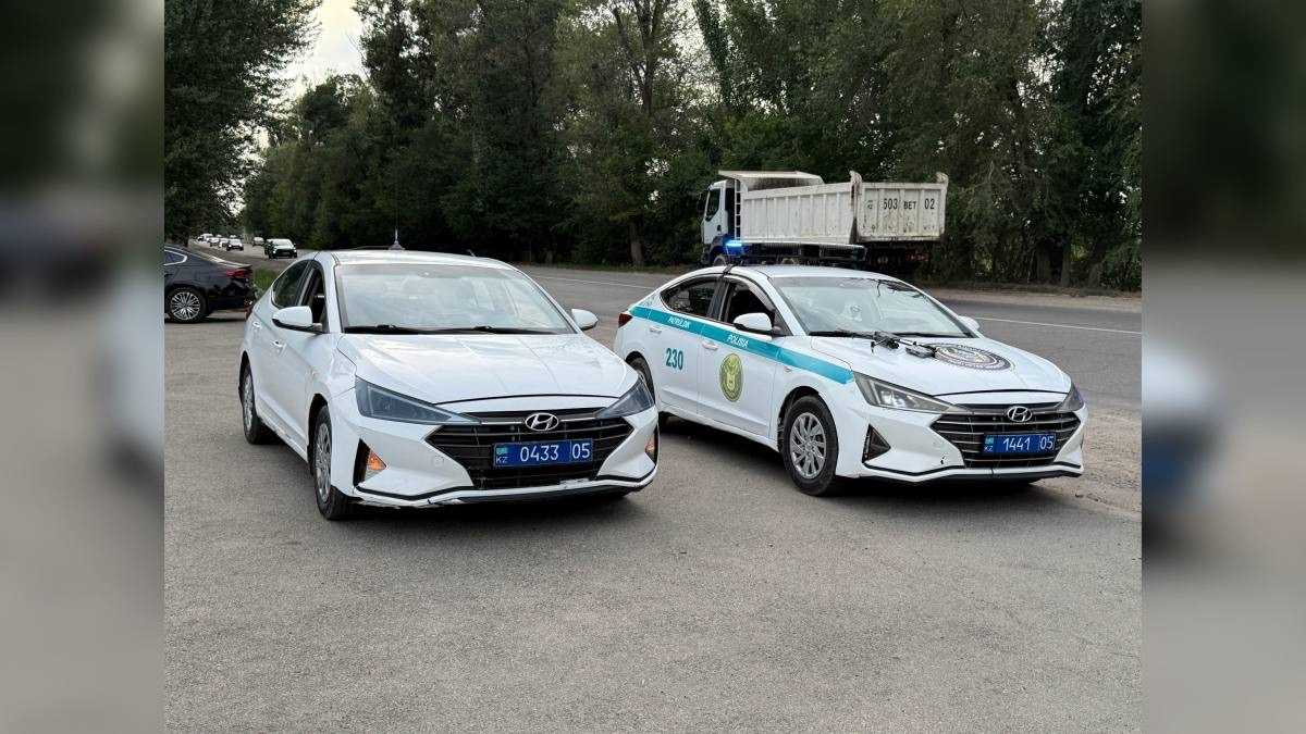 Скрытое патрулирование: полицейские усилили контроль на опасных участках дорог Алматинской области