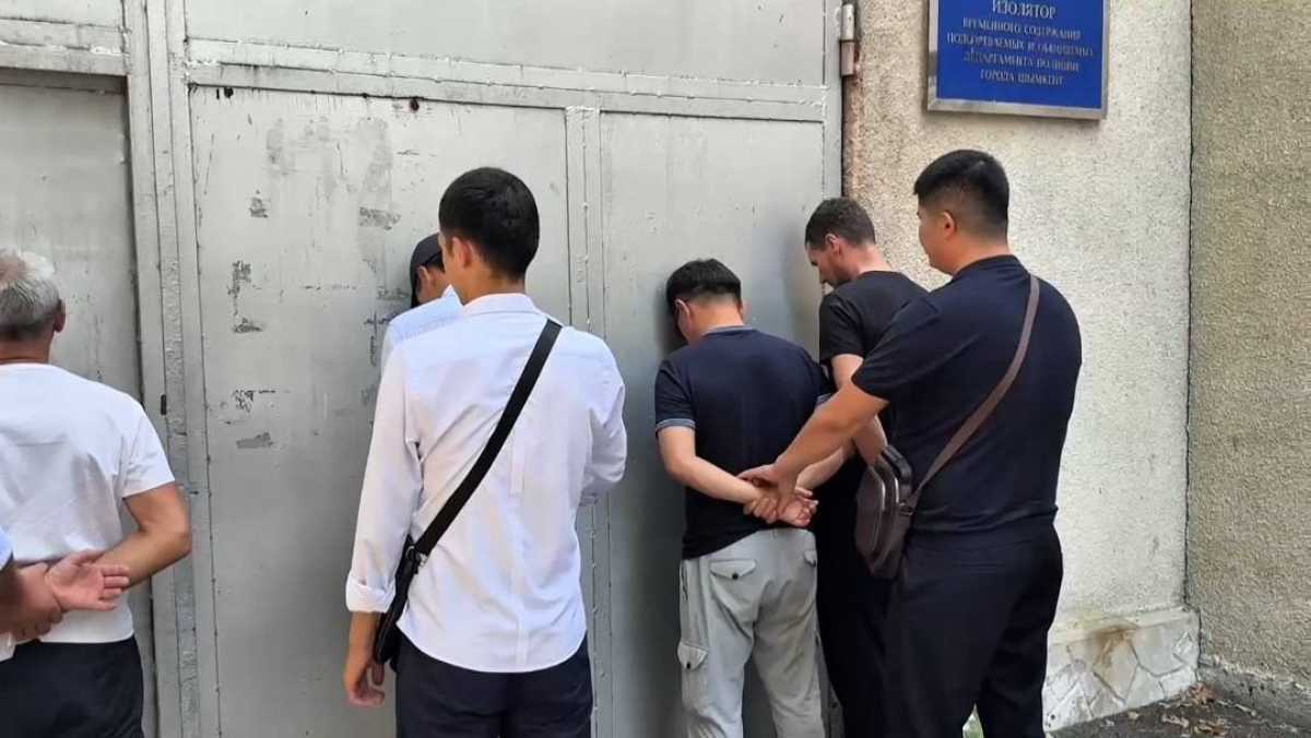 Охотники за драгоценностями: золотые украшения на 20 млн тг похитили воры-домушники в Шымкенте