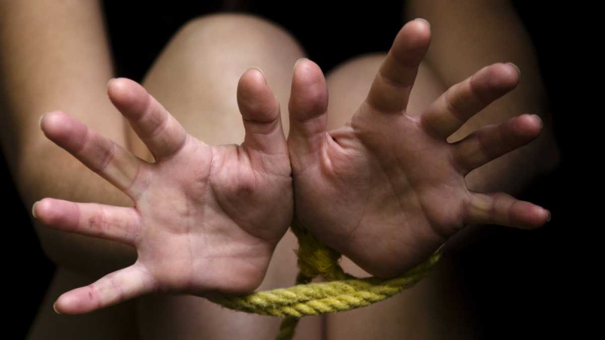 “Привязал жену к лошади и таскал по степи“: полиция предупредила казахстанцев