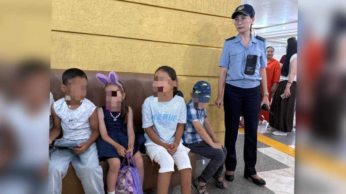 Полицейские вернули родителям около 60 потерявшихся детей на концерте в Карагандинской области