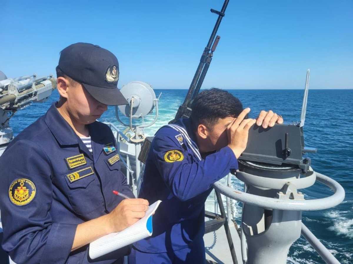 Курсантов учат морскому делу: в Актау завершилась морская практика будущих офицеров