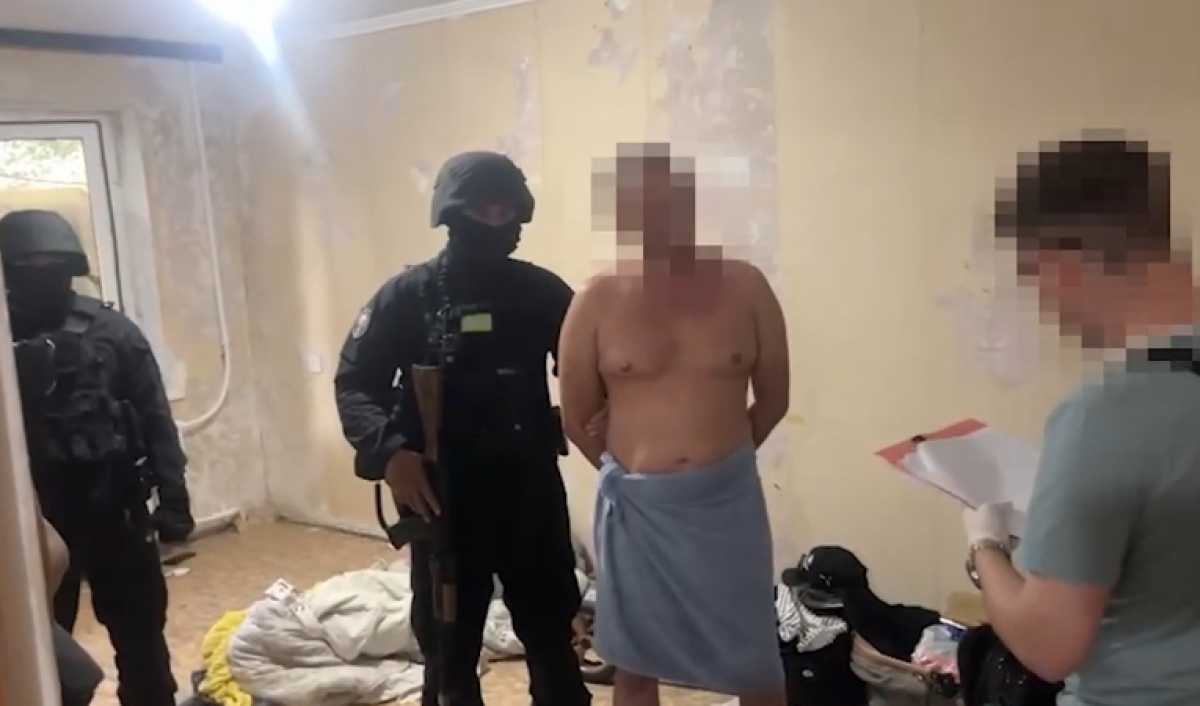 Связали и заперли в подвале: разбойное нападение на председателя районного маслихата раскрыли в Акмолинской области