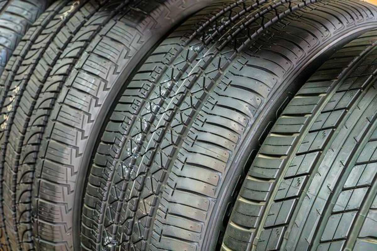 Тонны подержанных шин незаконно ввозили в Казахстан