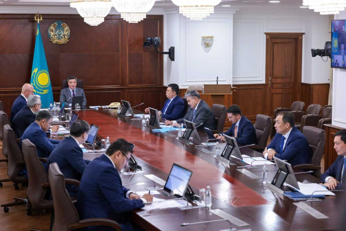 Олжас Бектенов о жалобах казахстанцев: «Необходимо принять исчерпывающие меры по завершению затянувшихся проектов в сфере водоснабжения»