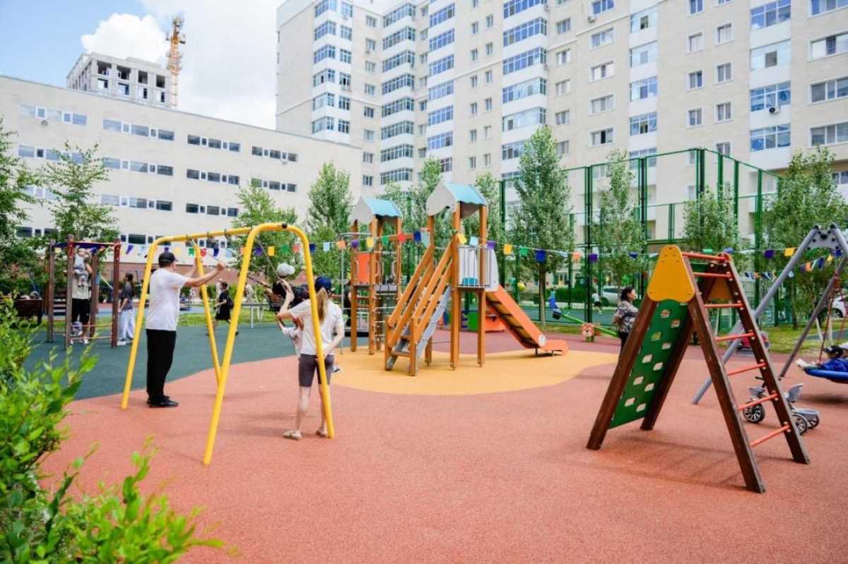Обновлённые скверы и дворы торжественно открыли в День столицы в одном из районов Астаны