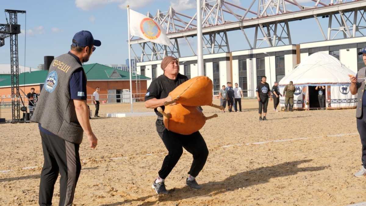 Турнир среди сильнейших атлетов «Толағай» прошёл в Астане
