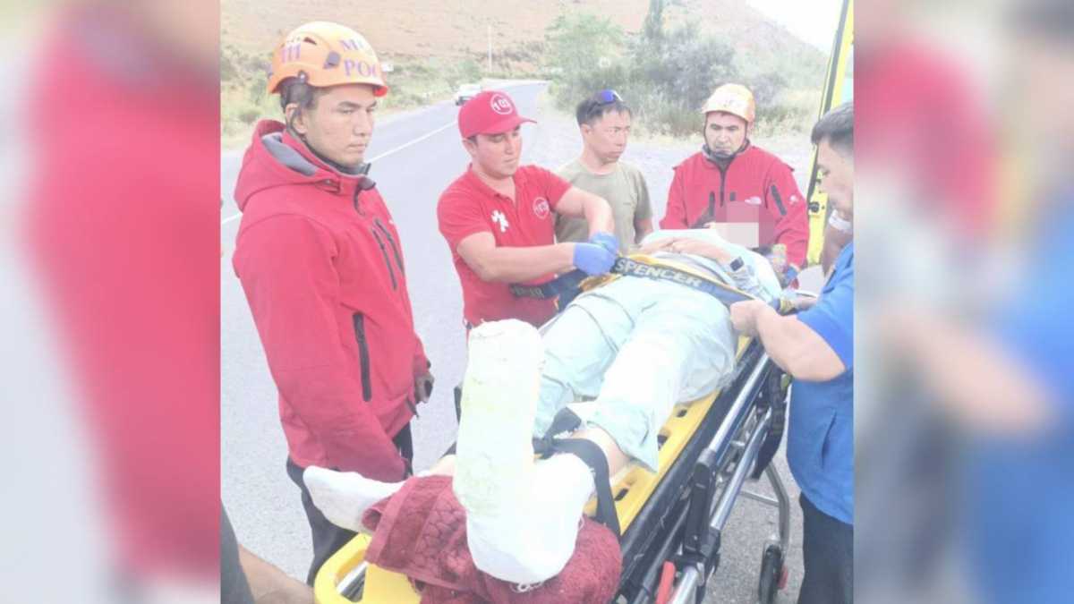 Девушка пострадала во время полёта на параплане в Алматинской области
