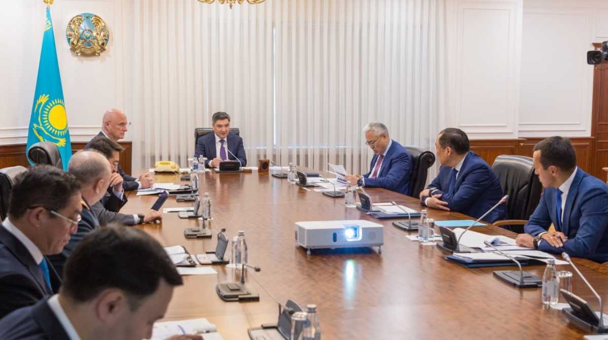 Олжас Бектенов раскритиковал работу министерств и потребовал ускорить модернизацию пунктов пропуска