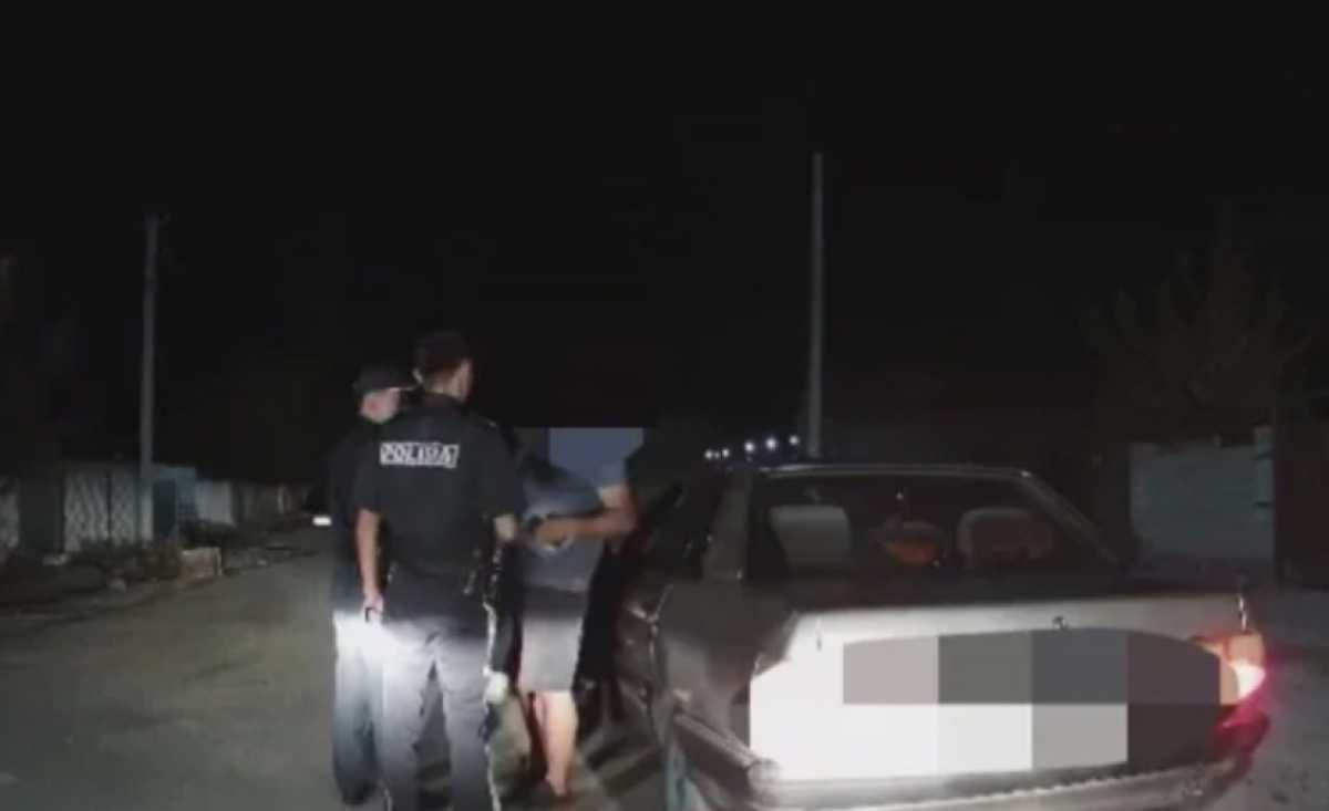 Нарушитель выбросил оружие во время погони в Жамбылской области