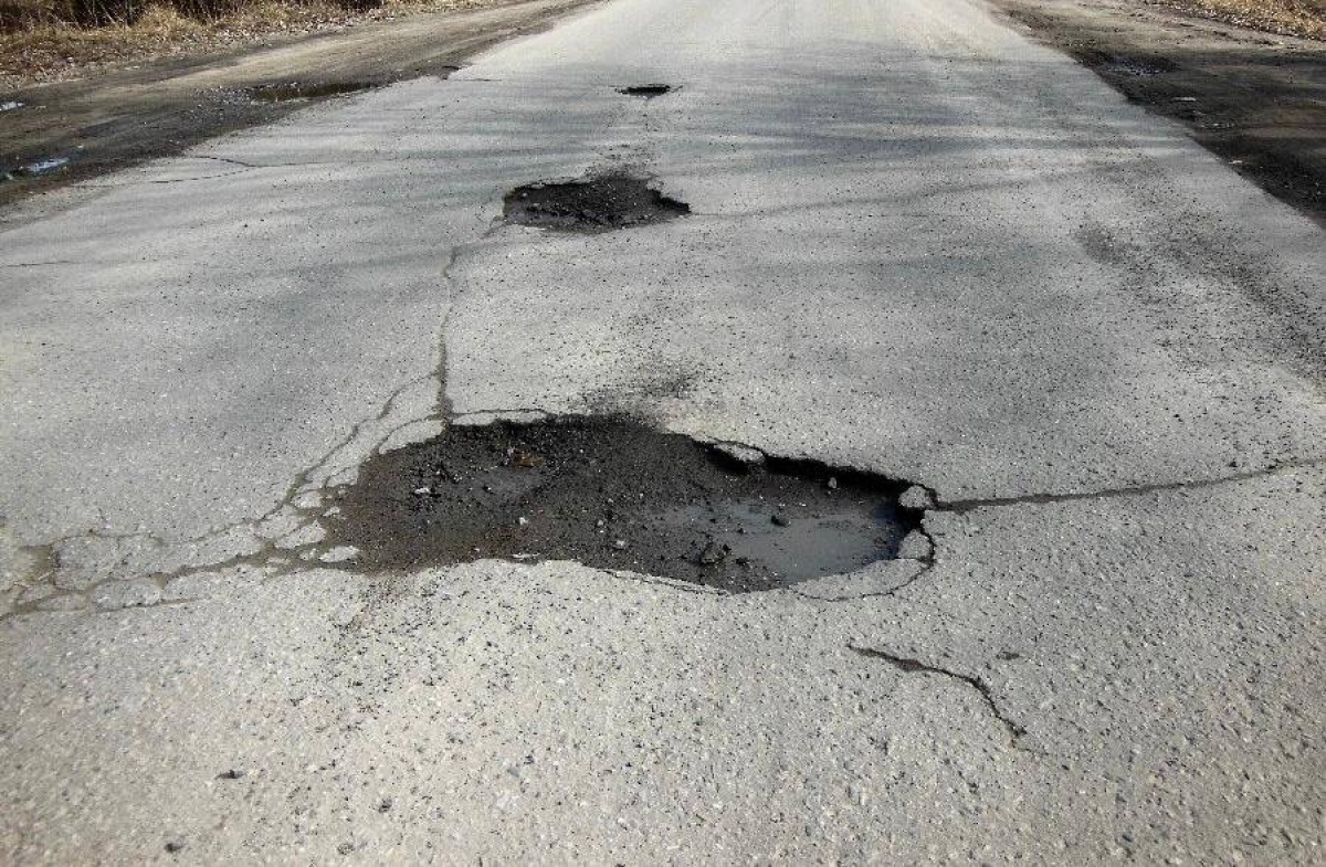 Полиция насчитала тысячи дефектов на трассах Жамбылской области