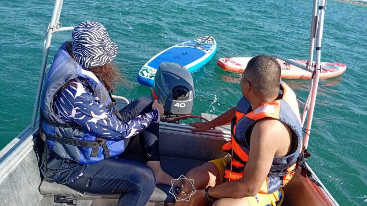Трёх человек на сапбордах унесло в открытое море в Мангистауской области