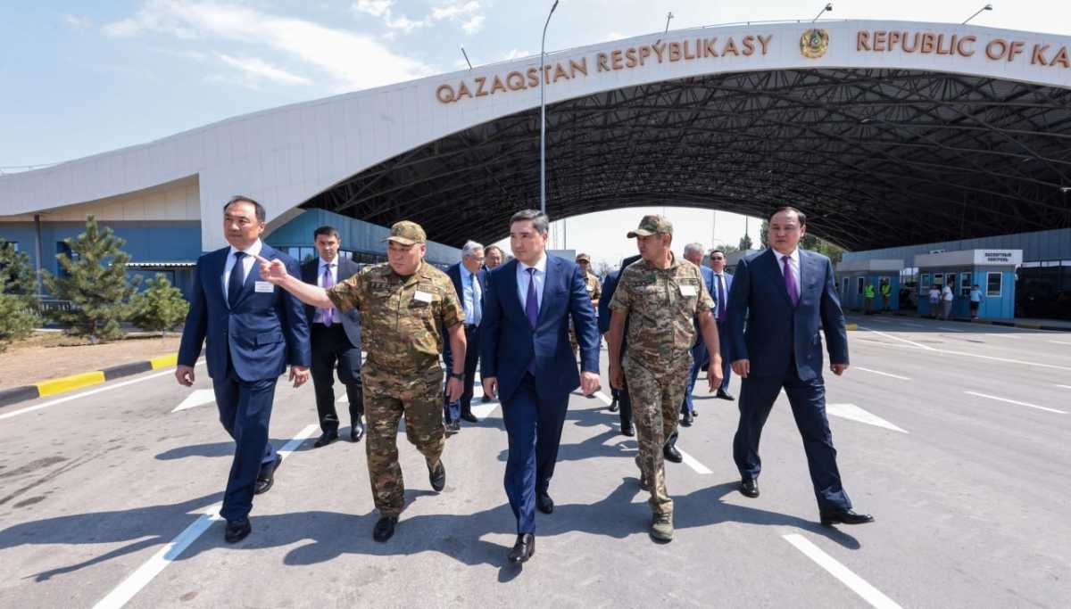 Олжас Бектенов проверил исполнение поручений Президента по модернизации пунктов пропуска на границе с Кыргызстаном