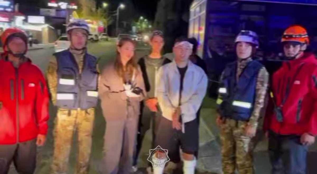 Подростки попали в обрыв в горах Алматы