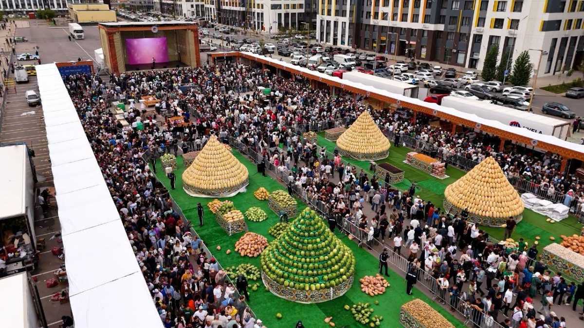 В Астане стартовала ярмарка продукции и изделий из Таджикистана