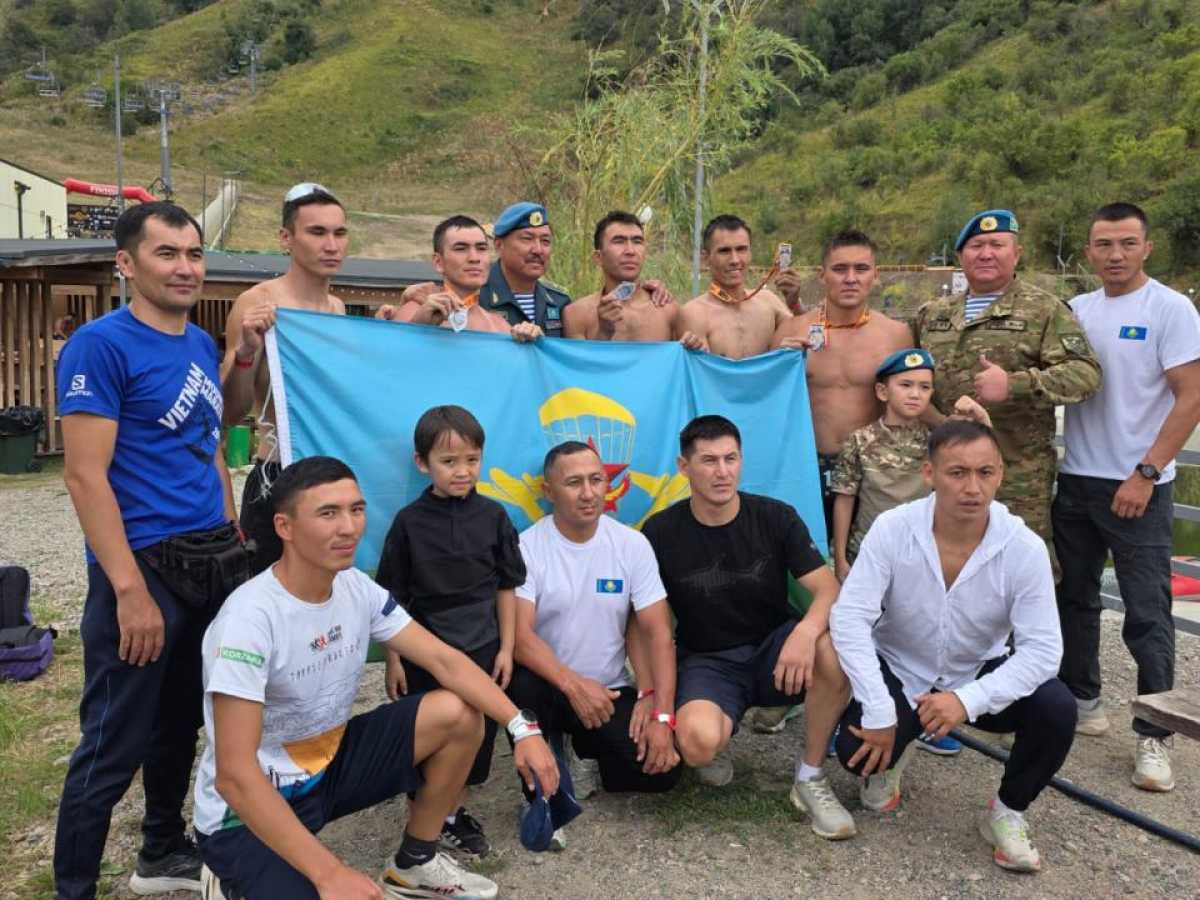 Кто сильнее: в Алматы десантники покорили сложнейшую полосу препятствий