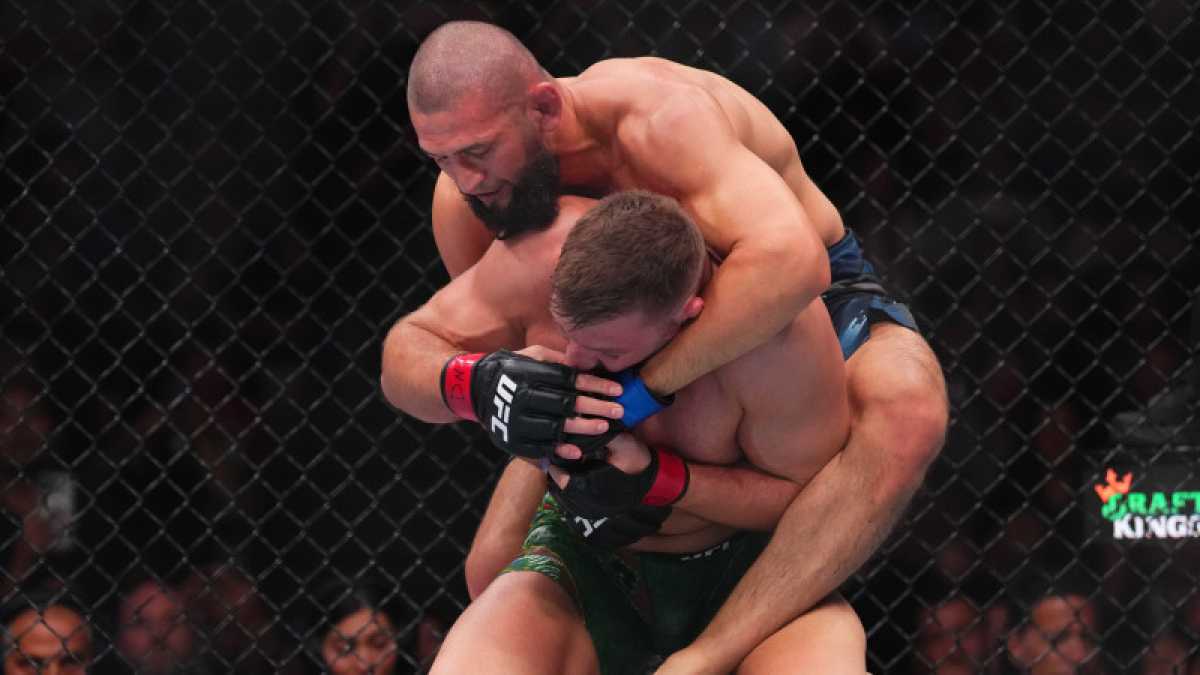 Определился новый чемпион UFC после боя Чимаев - дю Плесси