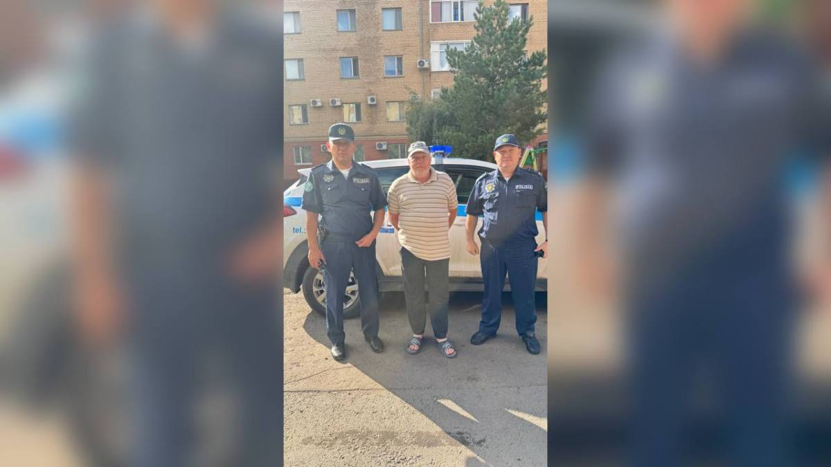 Полицейские вернули потерянные деньги и документы жителю Астаны