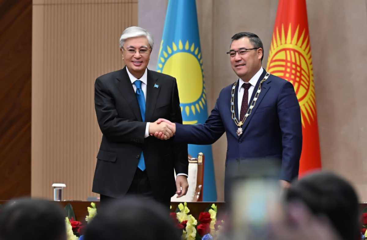 Токаев наградил президента Кыргызстана орденом «Алтын Қыран»