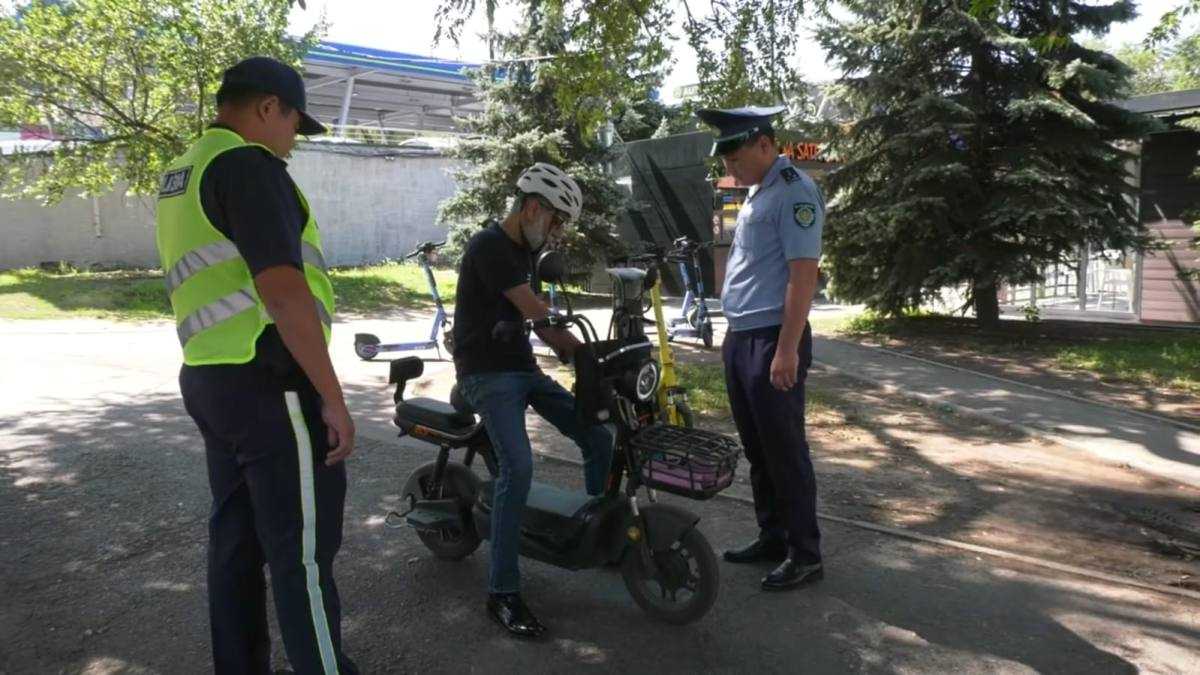 Алматинцы обходят регистрацию мопедов: полиция усилила рейды