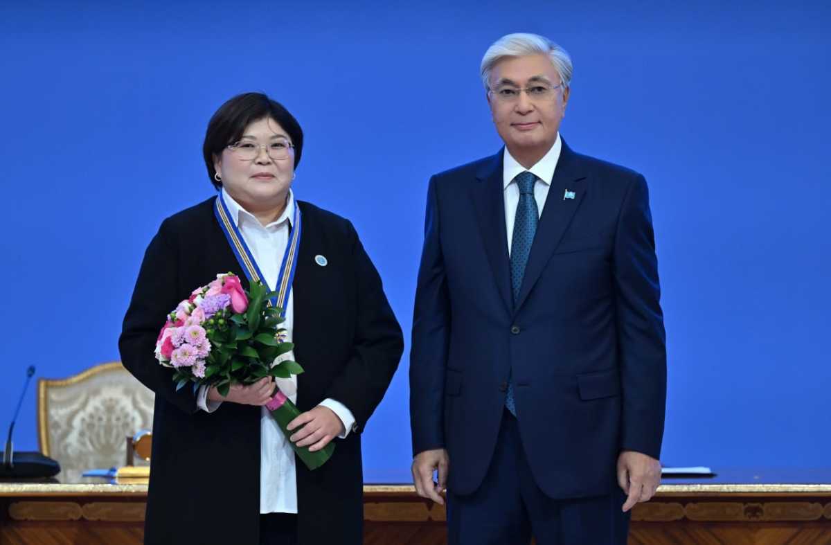 Токаев наградил ряд казахстанцев за вклад в развитие страны