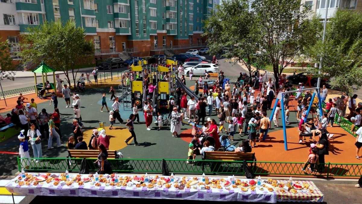 Обновлённый и благоустроенный двор ЖК «Эгалите» торжественно открыли в Астане