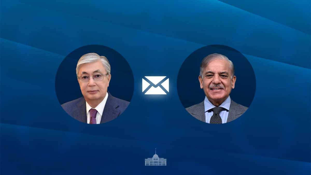 Токаев поздравил премьер-министра Пакистана