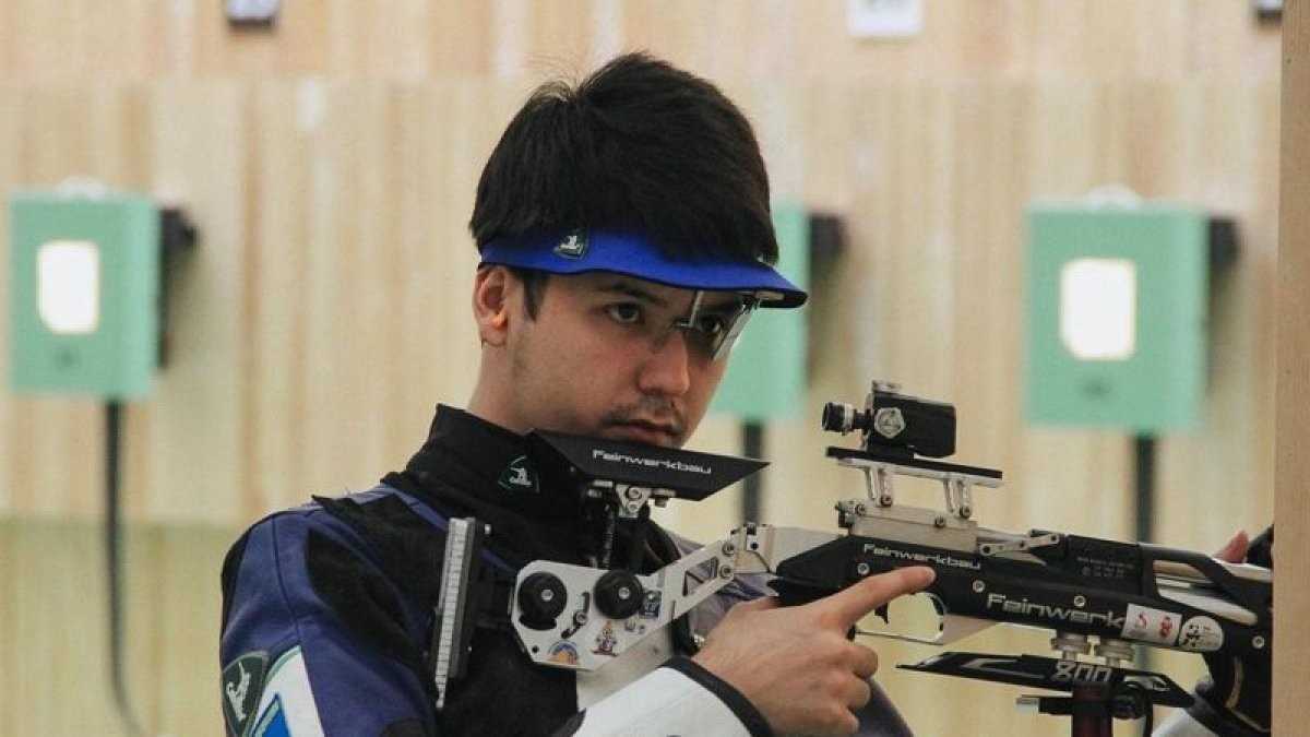 Ислам Сатпаев завоевал «золото» на домашнем чемпионате Азии по пулевой стрельбе