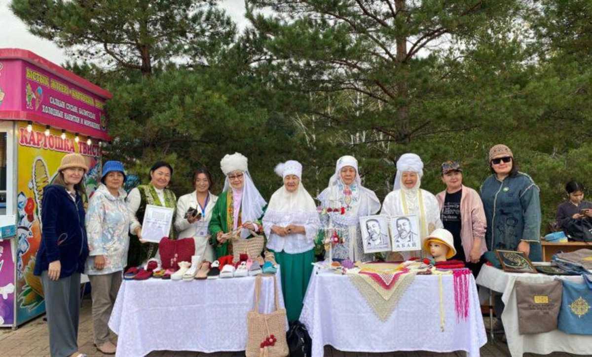 В Астане отметили юбилей Конституции и 180-летие Абая