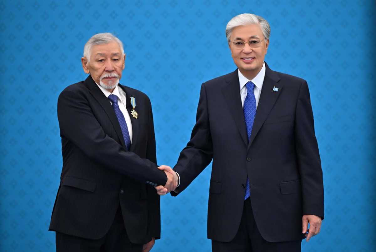 Токаев вручил госнаграды за вклад в развитие нефтегазовой отрасли Казахстана