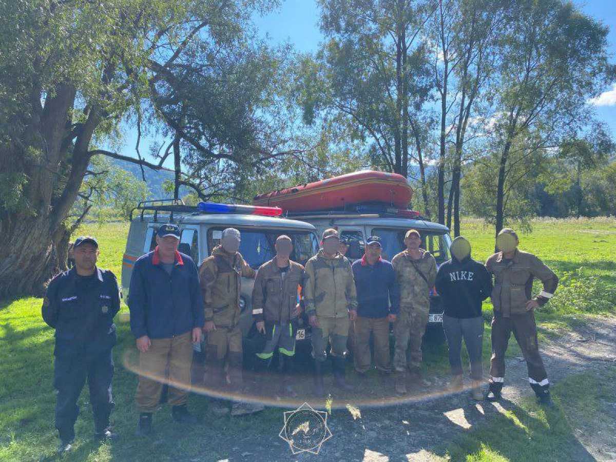 Пятерых рыбаков спасли в ВКО