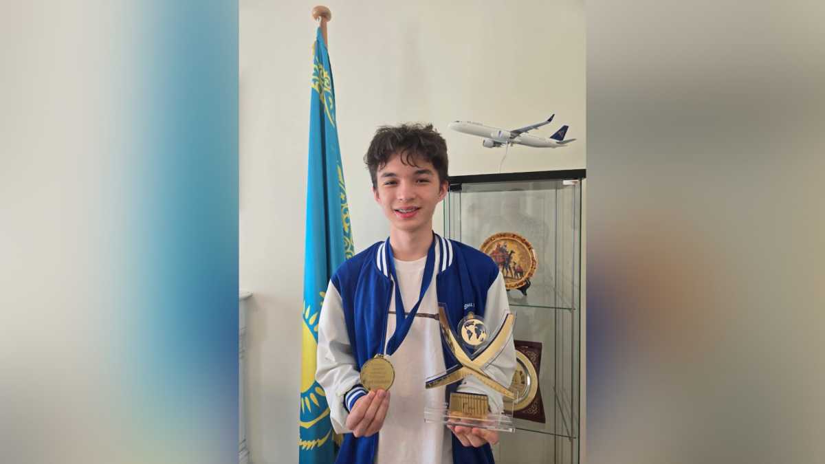Казахстанский школьник стал абсолютным чемпионом Международной олимпиады по экономике