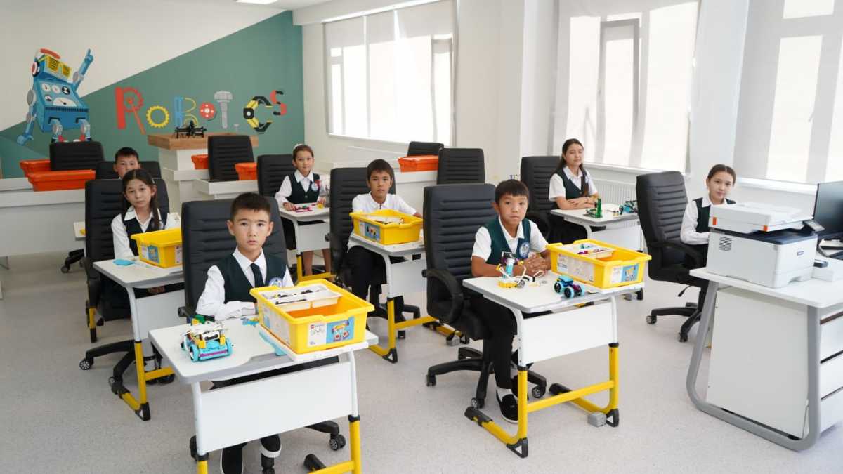 В Казахстане изучили уровень благополучия детей: 85% подростков удовлетворены жизнью