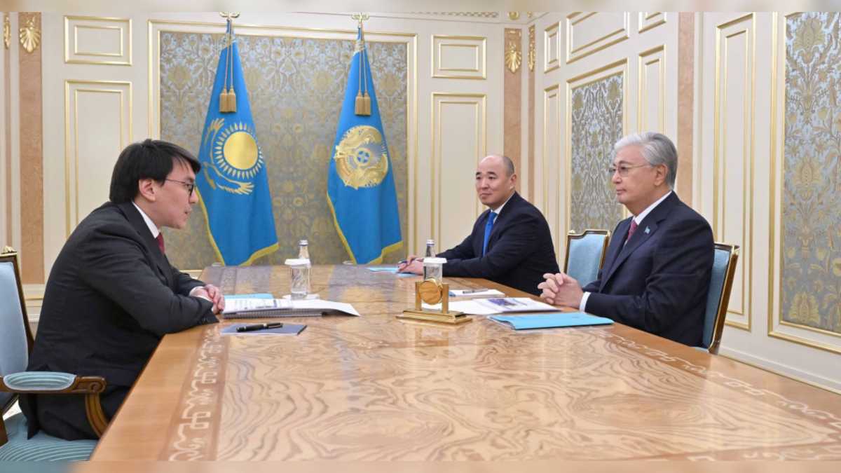 Глава АЗРК рассказал Токаеву о сокращении доли государства в экономике