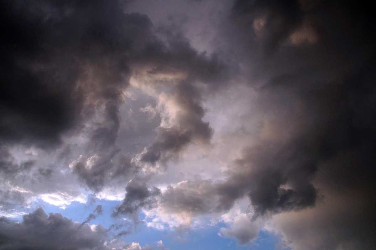 Грозы, дожди и похолодание: синоптики рассказали о погоде в Астане, Алматы и Шымкенте