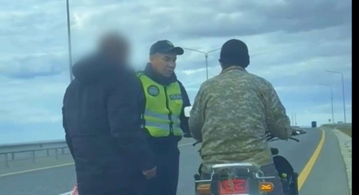 Двух мотоциклистов задержали за пьяную езду в Актюбинской области