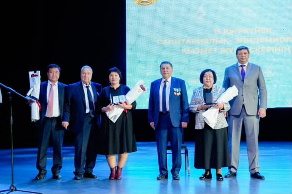 Лучших сотрудников санитарно-эпидемиологической службы наградили в Астане