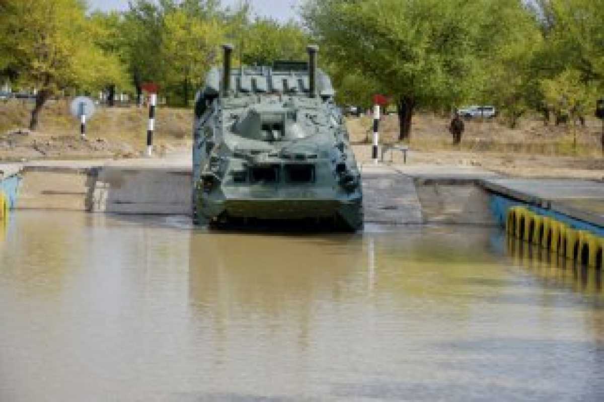 Курсанты прошли испытание водной стихией