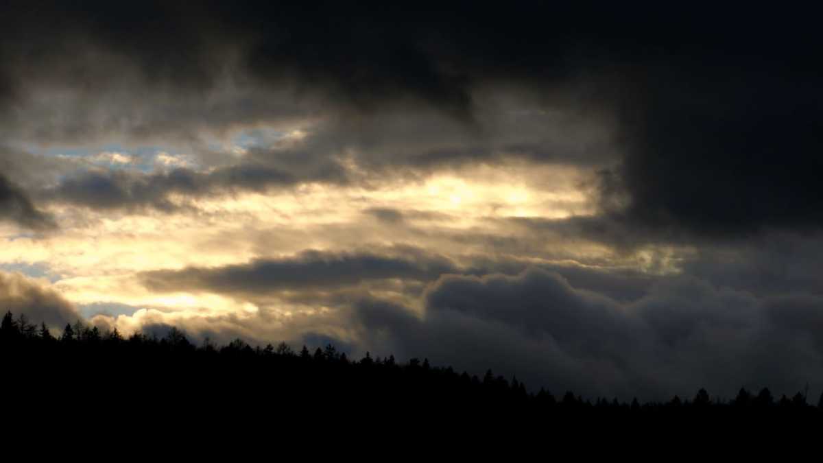 Жителям Астаны, Алматы, Караганды, Темиртау, Усть-Каменогорска, Актобе, Павлодара и Атырау посоветовали не выходить на улицу 22 сентября