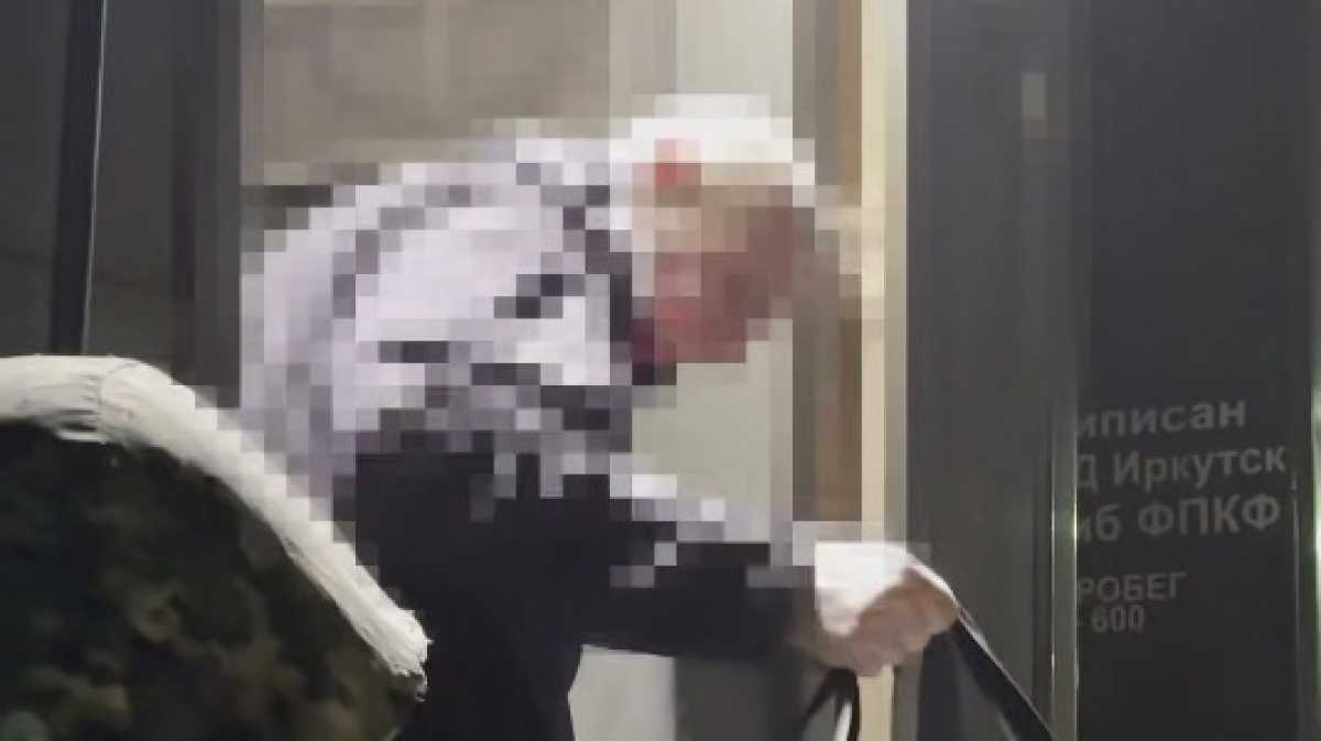 Подозреваемого в хищении более 8,5 млрд тг экстрадировали из России в Казахстана