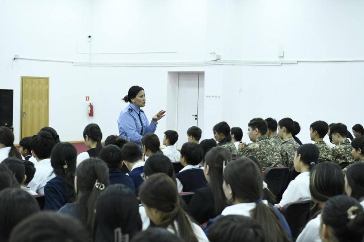 Встречи со школьниками, борьба с наркоугрозами и профилактика: как в Астане проходит антинаркотический месячник