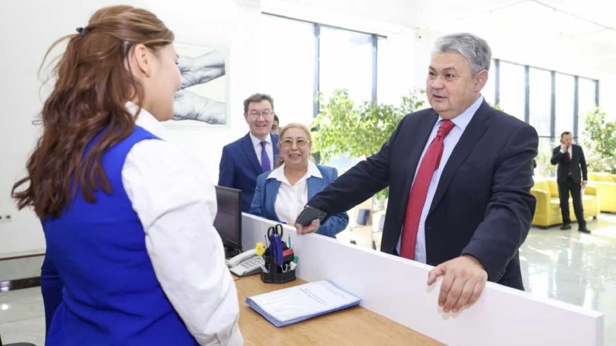 Ермек Кошербаев посетил социальные объекты Шымкента