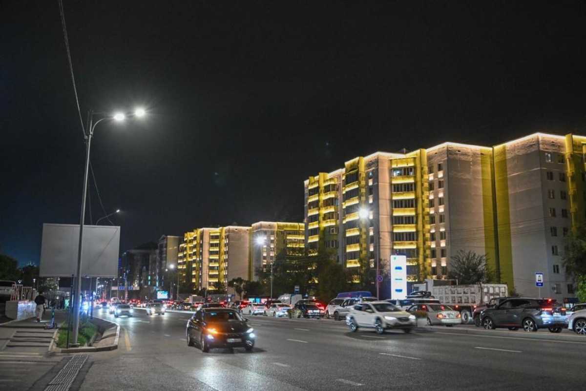 Аким Алматы ознакомился с модернизацией системы освещения