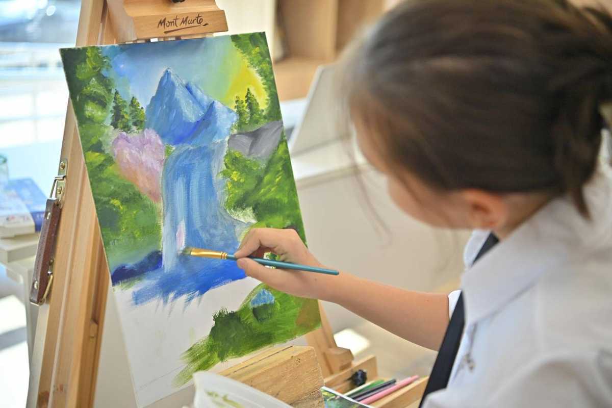 Свыше 300 тысяч казахстанских детей получили ваучеры на дополнительное образование