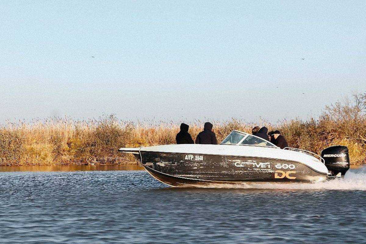 Четверо неизвестных в масках атаковали катер береговой охраны в Атырауской области