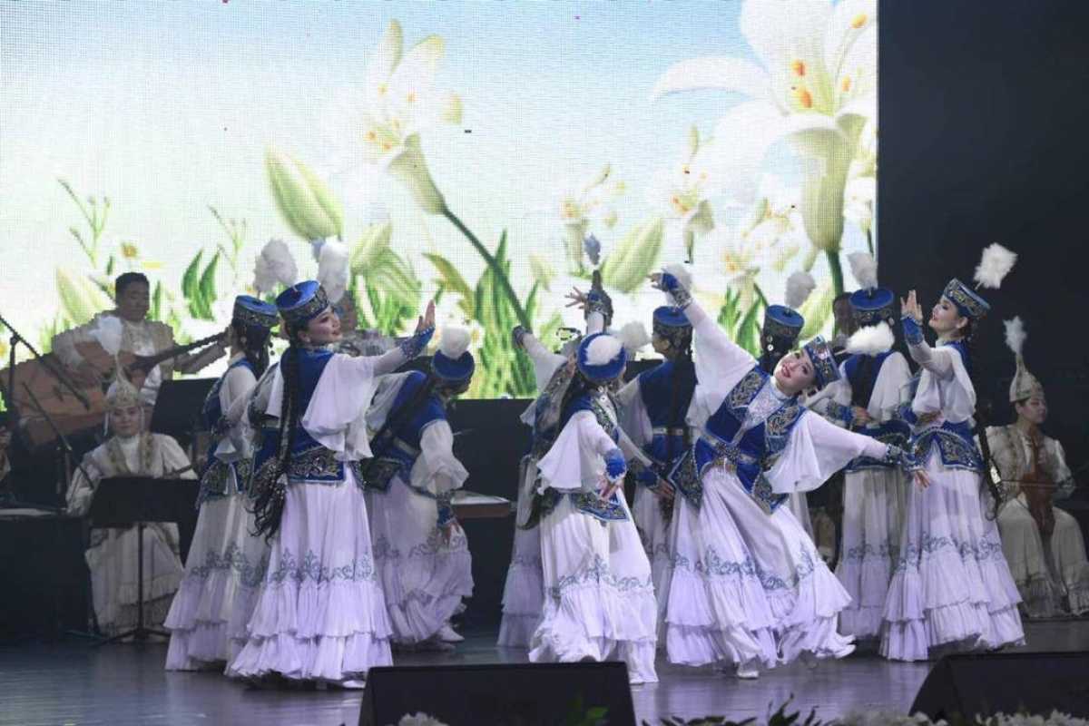 Почёт и благодарность старшим: концерт ко Дню пожилого человека провели в Астане