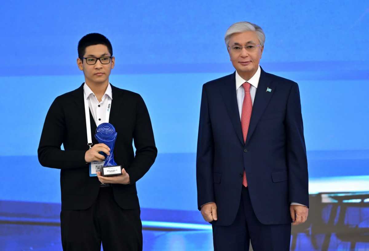 Токаев наградил победителей конкурса AI SANA Generative Nation