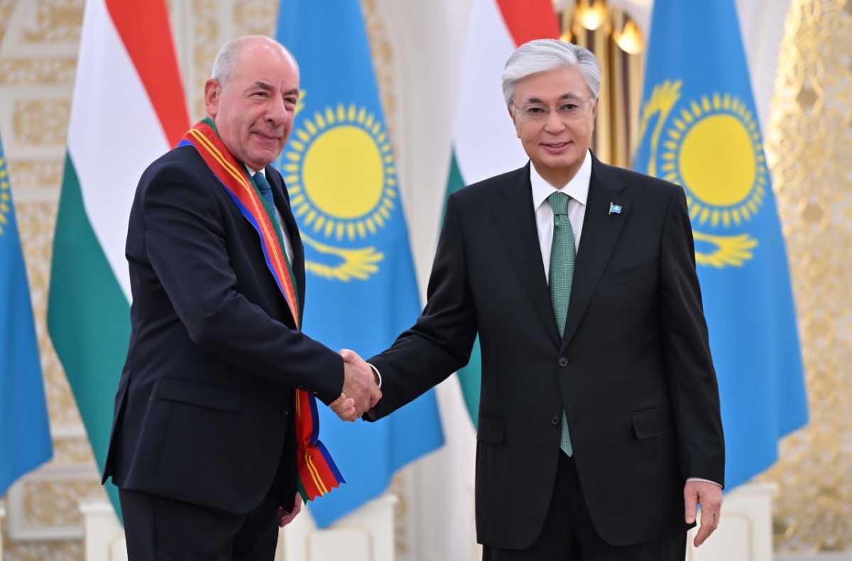 Токаев наградил президента Венгрии орденом «Достық» I степени