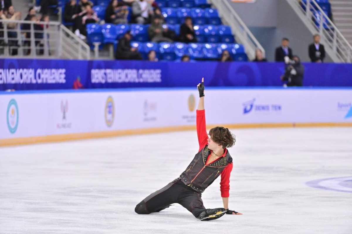 Фигурист Михаил Шайдоров выиграл короткую программу на Мемориале Дениса Тена