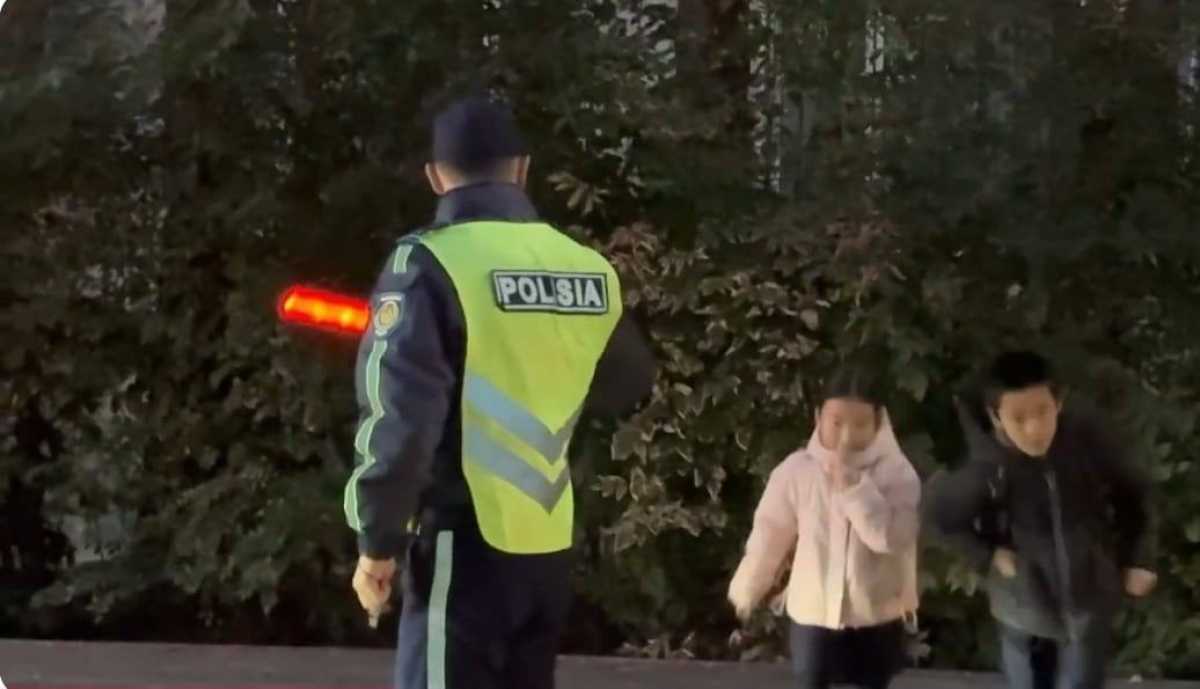 Полицейские обеспечивают безопасность школьников на дорогах Талдыкоргана